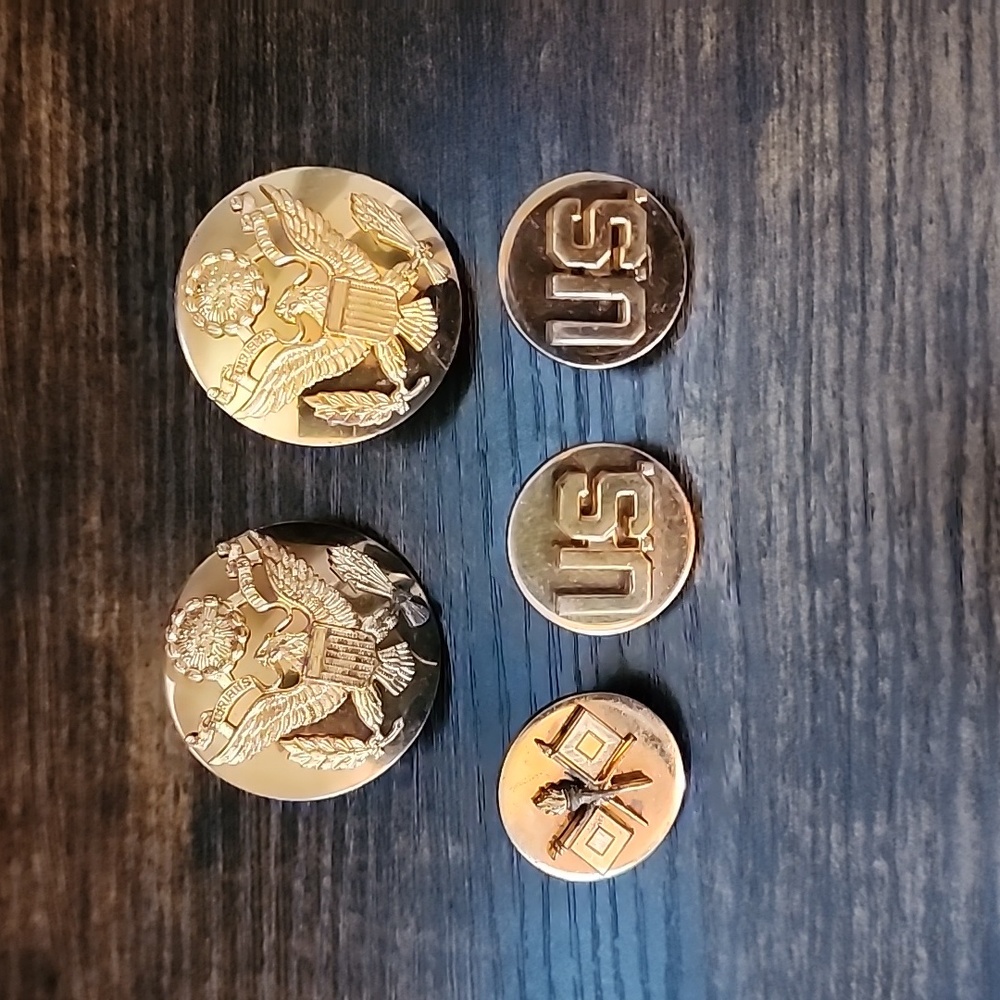 Vintage US Millitary insignia